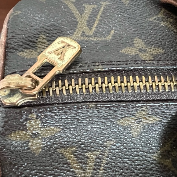 Louis Vuitton Hand Bag - Picture 3 of 9